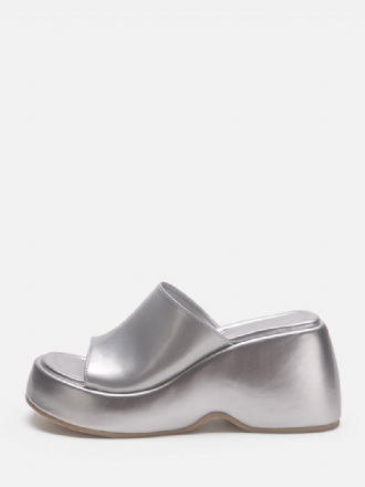 Silberne Sandalen-slides Für Damen. Metallic-plateau-plateau-slip-on-pantoletten