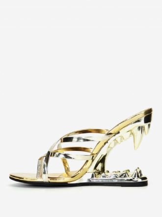 Goldene Damen-keilsandalen Aus Pu-leder Mit Sharke-zähne-design