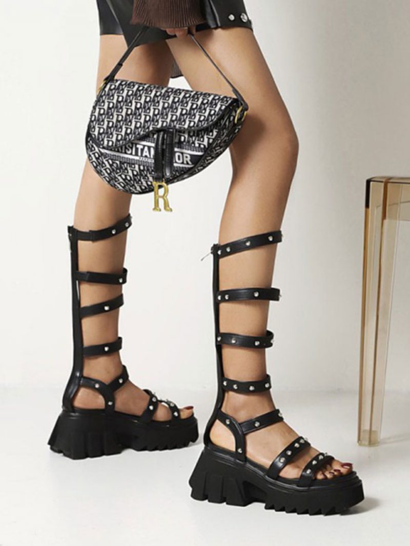 Damen-flatform-sandalen Schwarze Nieten Gladiator-sandalen Aus Pu-leder - Schwarz