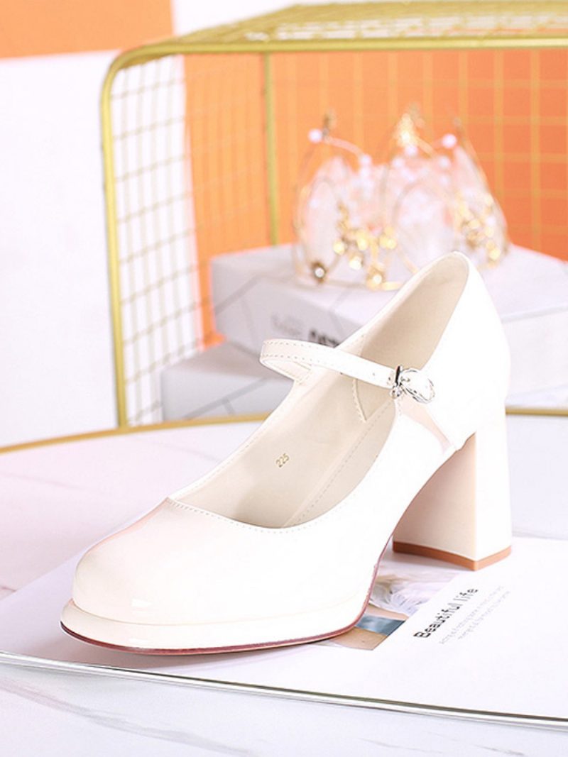 Damen-vintage-schuhe Aus Schwarzem Lackleder Mit Runder Spitze Zum Schnüren - Beige